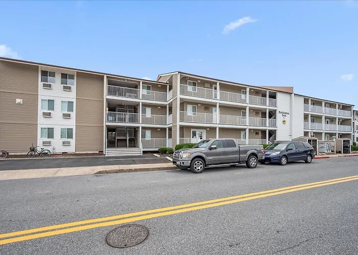 Сasa de vacaciones Beautiful Second Floor 2 Bedroom With Great Canal Views *